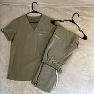 FIGS HEATHERED OLIVE Scrubs S/ST